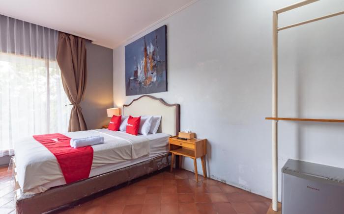 Casa de Apple Dago Bandung by RedDoorz