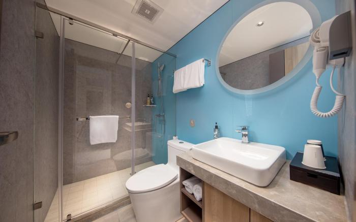 Home Inn Neo Taizhou Golden Eagle Shopping Center