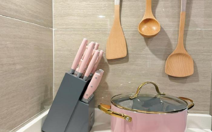 Rosewood Vacation Home | Walks to CIQ RNF phase 2