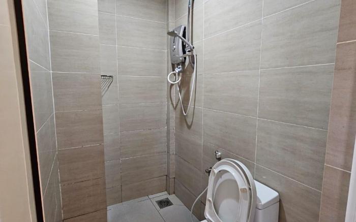 V Garden Hotel 2Pax QueenSuite MRT 01