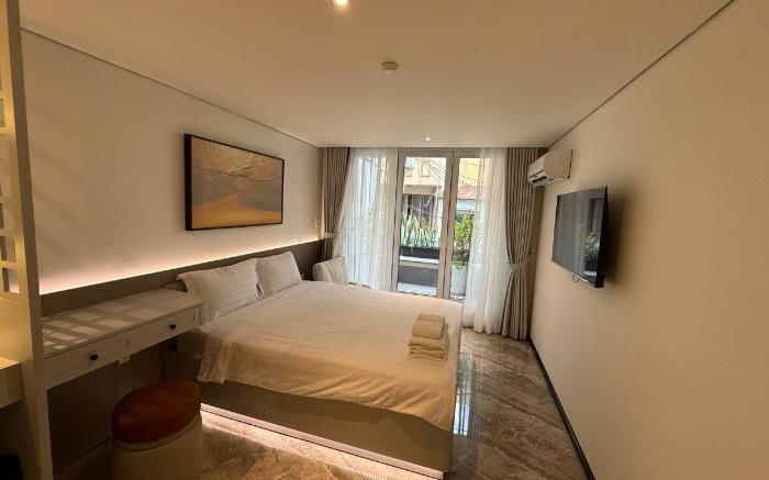 Rix Hotel District 1, Double Room with Balcony 3_1