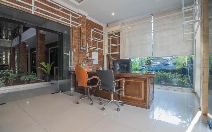 RedDoorz Plus near Cambridge City Square 2 Medan