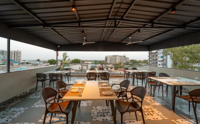 Aceotel Select Sarvagya, Nipania