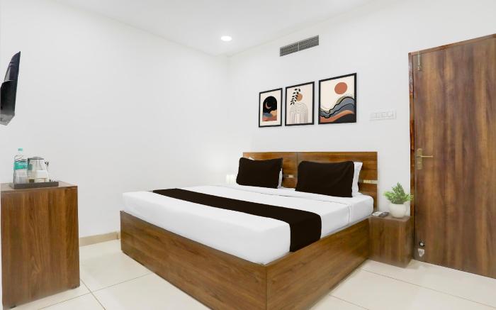 Townhouse DAVV University Indore Formerly Indrapuri