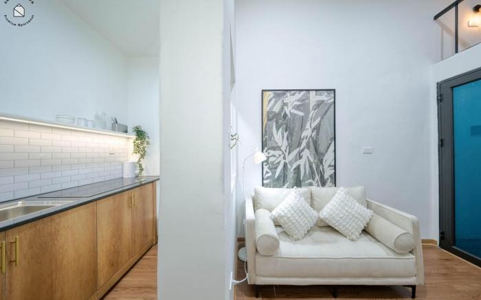 Brand new Studio - Near  Famous Hanoi Train Street