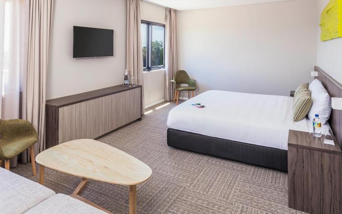 ibis Styles The Entrance