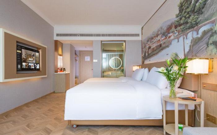 Vienna Hotel Ezhou Riverside Wuyue Plaza