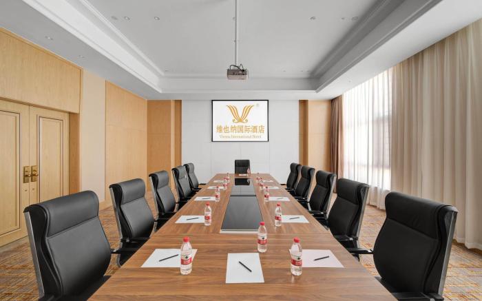 Vienna International Hotel Macheng Stone Park