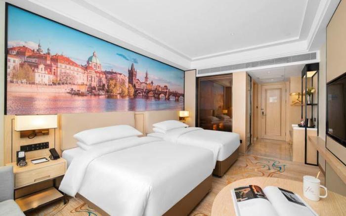 Vienna International Hotel Macheng Stone Park
