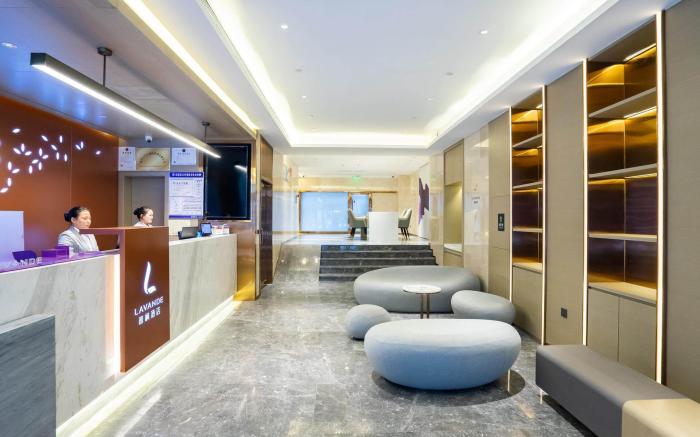 Lavande Hotel Wuhan SKP Chuhehan Street Metro Station