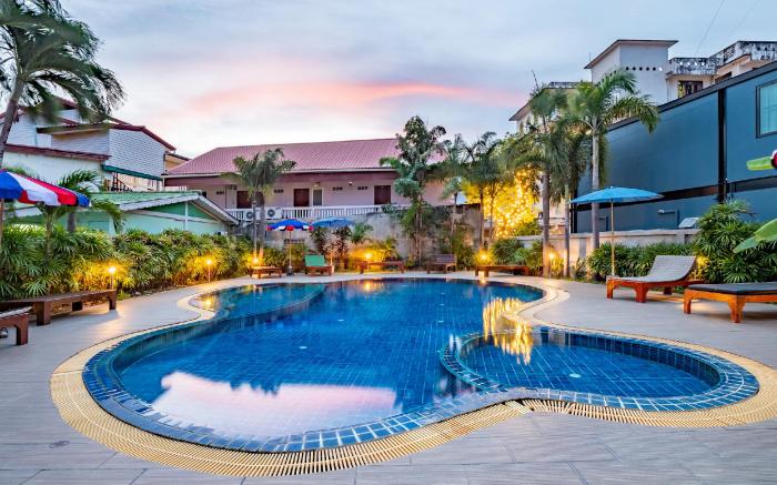 Walking Street Tycoon Hotel