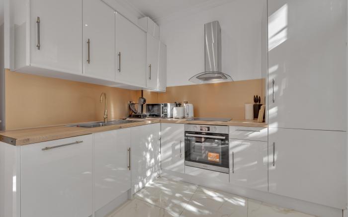 Contemporary 1B apartment - Paddington St