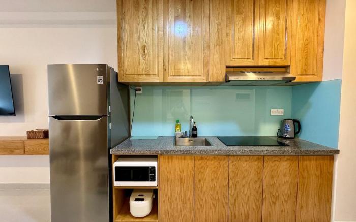 One Bedroom Apt w/ King Bed, walk to Bui Vien
