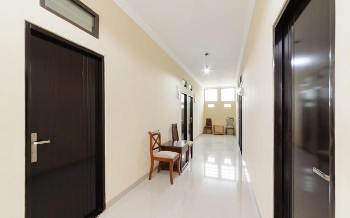 RedDoorz Syariah @ Kampung Sawah Jatimurni Bekasi