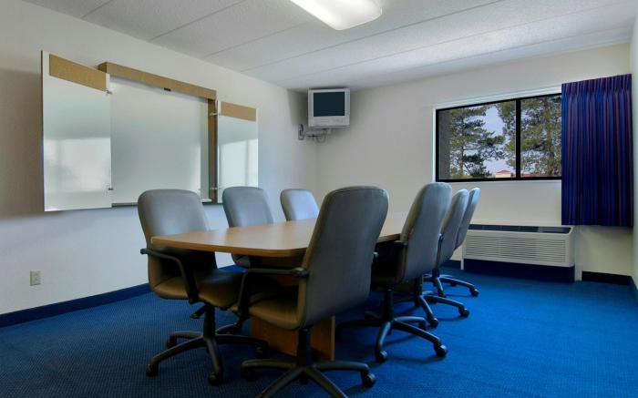 Red Roof Inn Cleveland Airport-Middleburg Heights