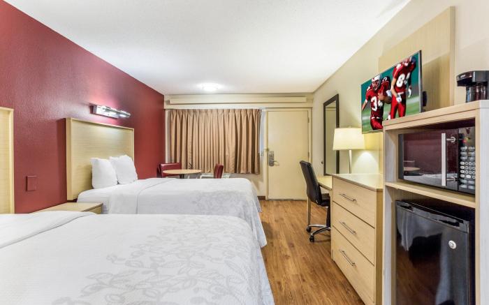 Red Roof PLUS+ Nashville North - Goodlettsville