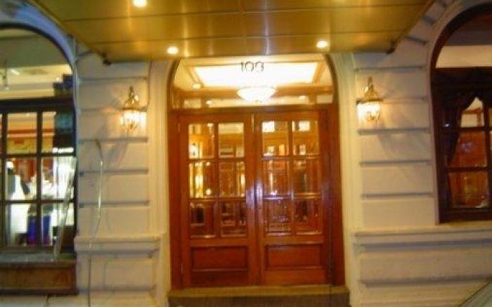 Hotel St. James