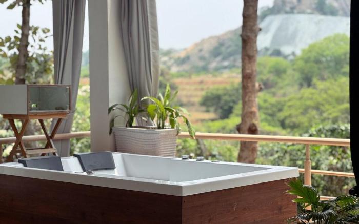 Pride Rock | Mountain view Jacuzzi Villa BLR