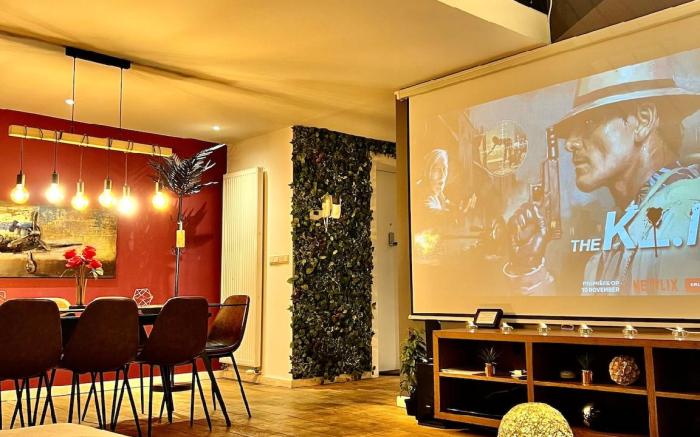Luxury Loft Of 190m2 w/ Terrace, Gym & Babyfoot !