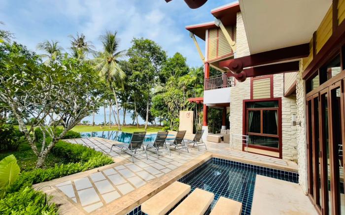 Amatapura Beach Villa 12, SHA Certified 
