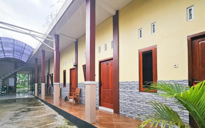 RedDoorz near Wisata Kalianget Wonosobo