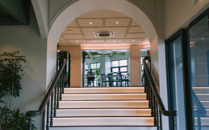Legacy Hill Hotel