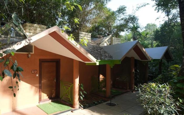 Holiday Courtyard