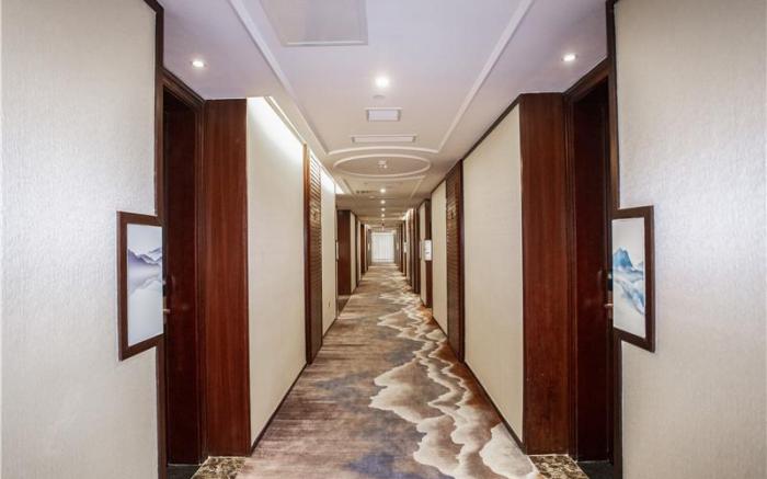 Vienna Classic Hotel Emeishan Crystal Plaza