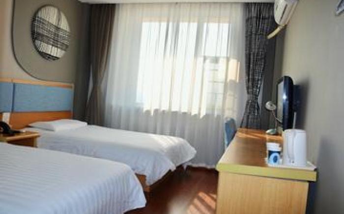 Home Inn Neo Nanchang Bayi Square Normal University Metro Station
