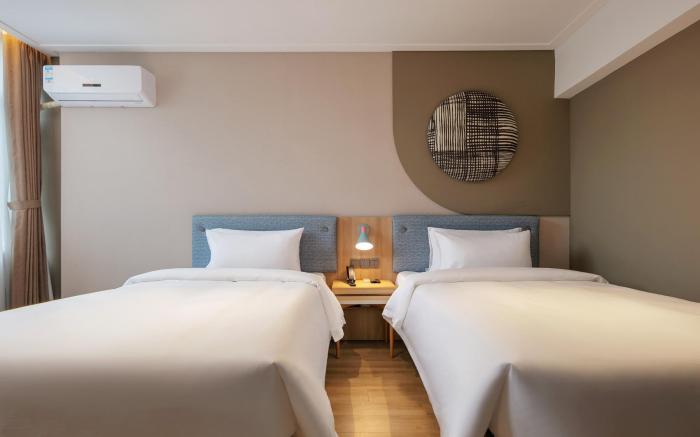 Home Inn Neo Tiantai Passenger Transport Center New Town Plaza