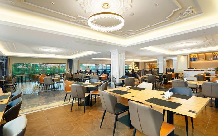 Vienna International Hotel Lufeng South Station