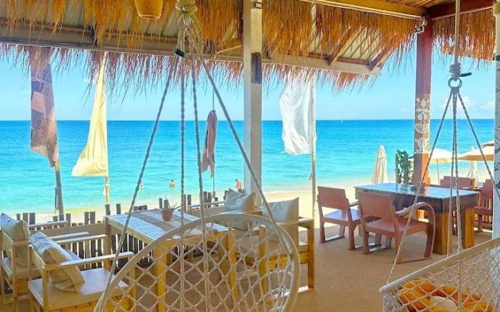 Seaside: Coconut Bungalow, family stay