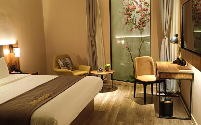 Home Inn Plus Haikou Longkunnan Road Hainan Normal University High-speed Railway East Station