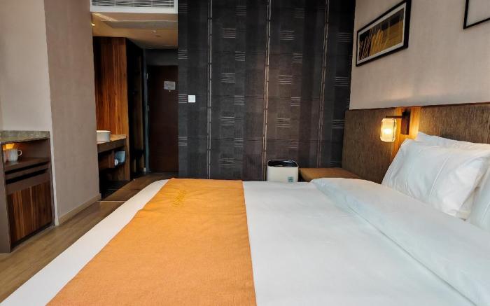 Home Inn Plus Chaozhou Ancient City Paifang Street People's Square