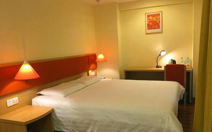 Home Inn Sanya Shangpin Street Avenue