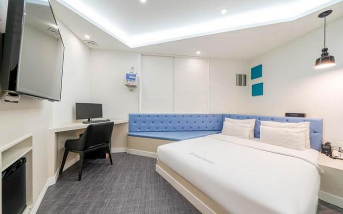 Home Hotel