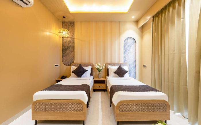 Saltstayz Premier Sector 50 & Golf Course Ext Road