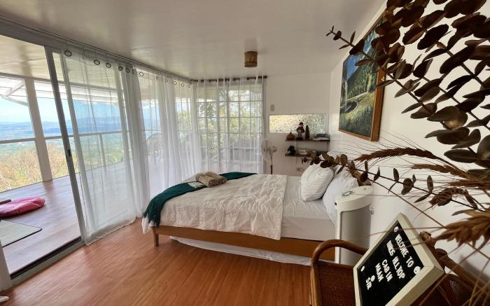Lunos Hilltop Cabin