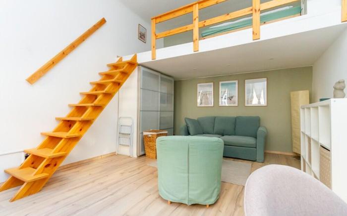 H10 Downtown Studio w AC by NW