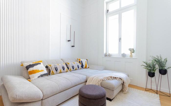 Harmonic Apartment in Bem Square by NW