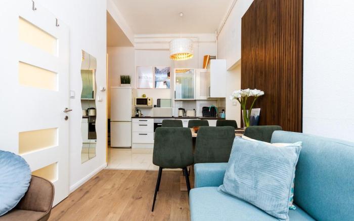 Opera Central Suite 3BR w AC & SAUNA by NW