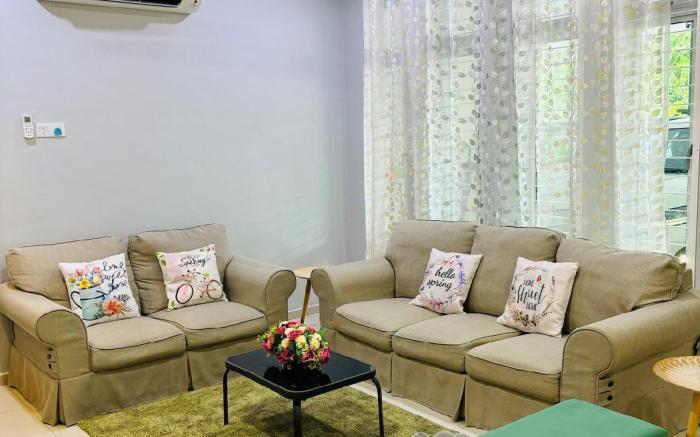 One King & 1 Queen for 4pax | Private Bathroom
