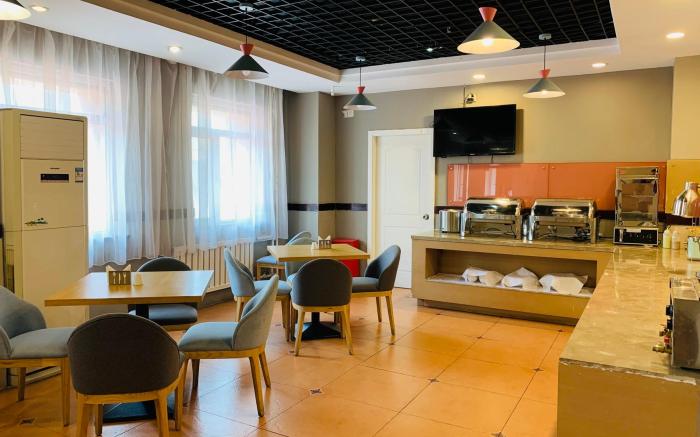 Home Inn Hohhot University West Street Metro Station