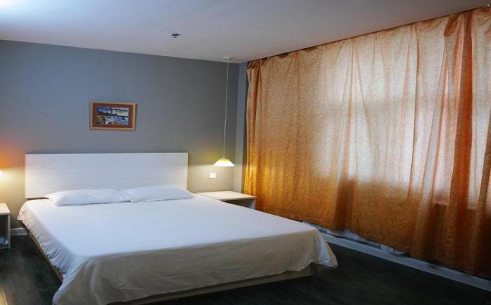 Home Inn Weihai High-speed Railway North Station Shichang Avenue RT-Mart