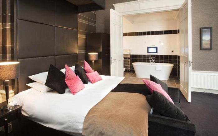 Albany Hotel
