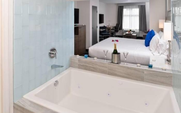 Holiday Inn Express & Suites San Diego - Mission Valley By IHG