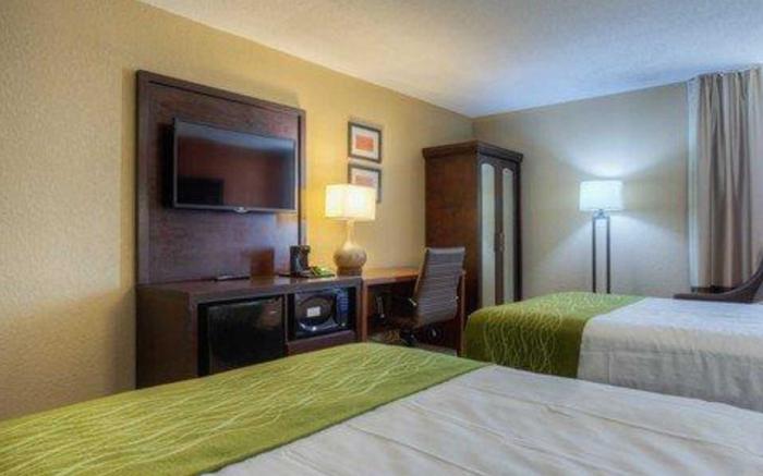 Comfort Inn & Suites Evansville Airport