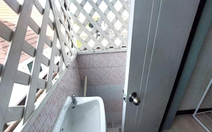 Sukhum Mega Bangna Guest House