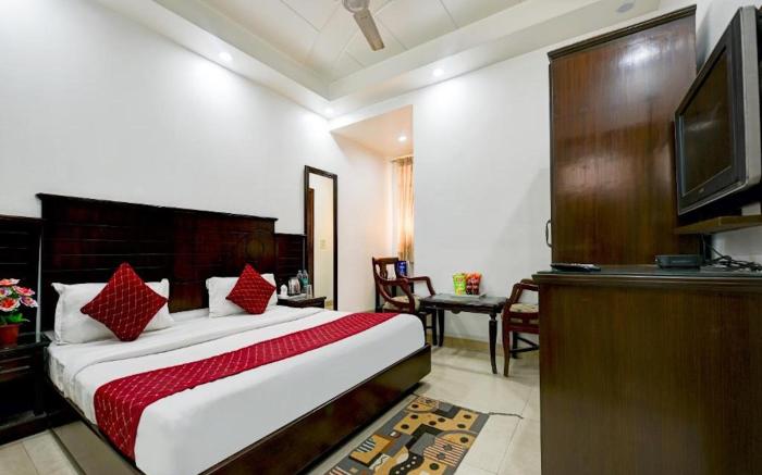 Hotel Legend International - Just a min walk from New Delhi Railway Station