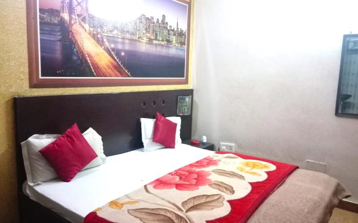 Yash Guest House @1 Min Walk Nizamudin Railway Stn